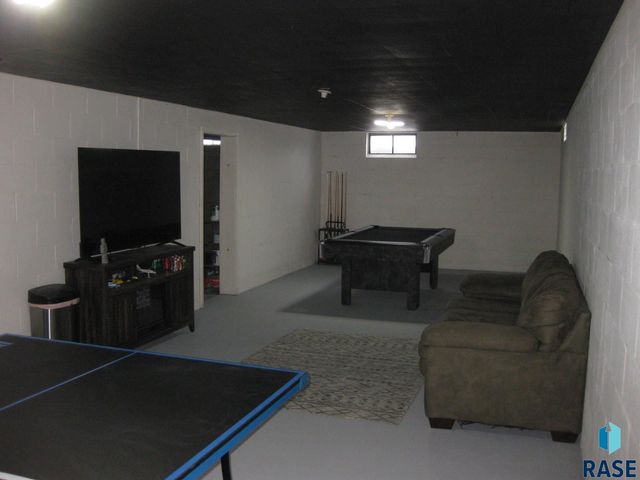 707 E 6th St Street, Dell Rapids, SD 57022