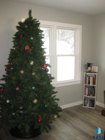 707 E 6th St Street, Dell Rapids, SD 57022