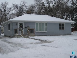 707 E 6th St Street, Dell Rapids, SD 57022