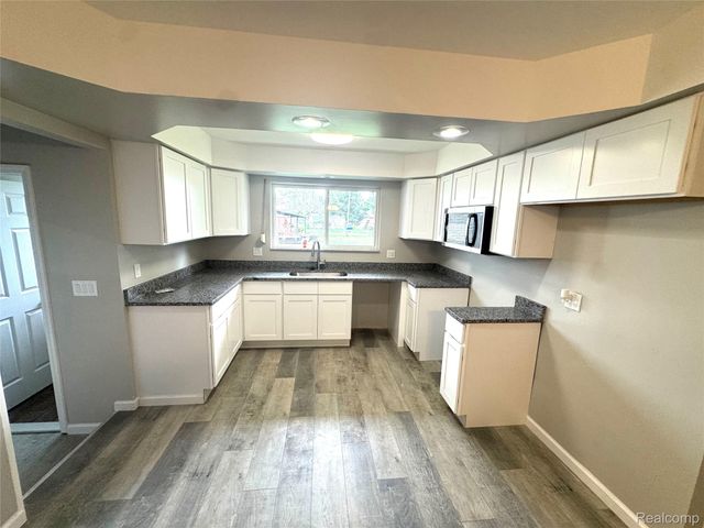 33555 Groth Drive, Sterling Heights, MI 48312