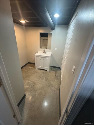 33555 Groth Drive, Sterling Heights, MI 48312