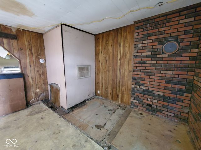 2217 S F Street, Elwood, IN 46036