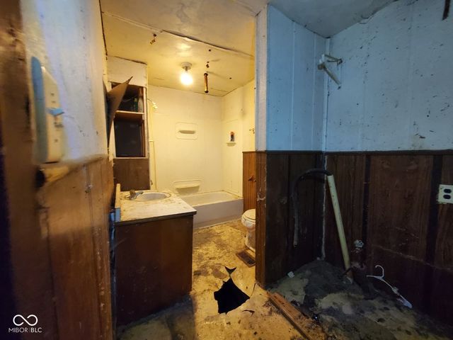 2217 S F Street, Elwood, IN 46036