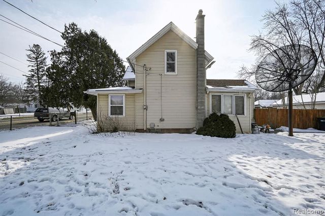 1002 S Shiawassee Street, Owosso, MI 48867