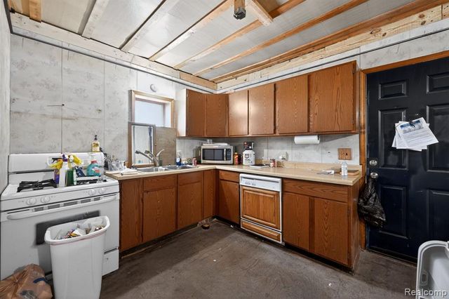 1002 S Shiawassee Street, Owosso, MI 48867