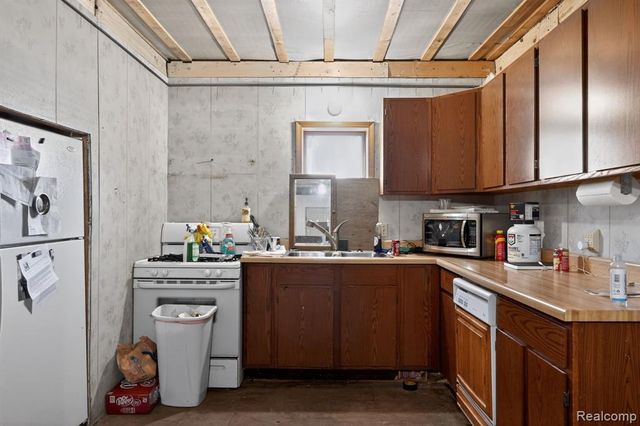 1002 S Shiawassee Street, Owosso, MI 48867