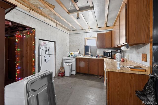 1002 S Shiawassee Street, Owosso, MI 48867