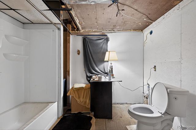 1002 S Shiawassee Street, Owosso, MI 48867