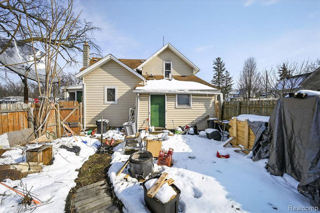 1002 S Shiawassee Street, Owosso, MI 48867