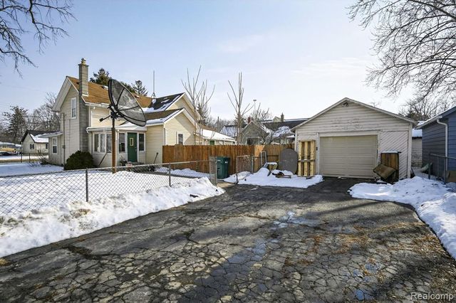 1002 S Shiawassee Street, Owosso, MI 48867