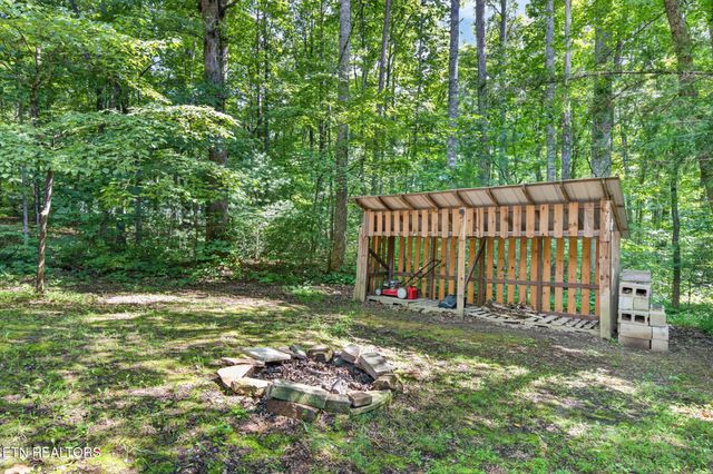 207 David Crockett Rd, Crossville, TN 38572