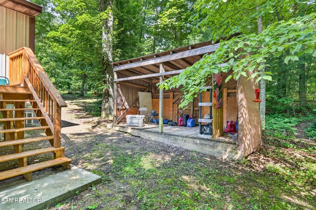 207 David Crockett Rd, Crossville, TN 38572