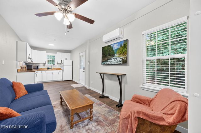 207 David Crockett Rd, Crossville, TN 38572