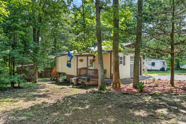 207 David Crockett Rd, Crossville, TN 38572