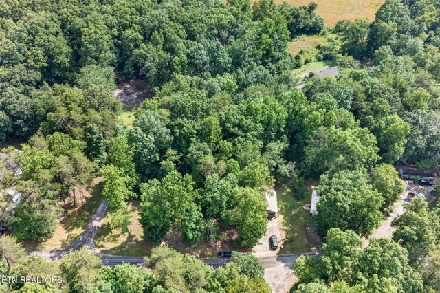 207 David Crockett Rd, Crossville, TN 38572