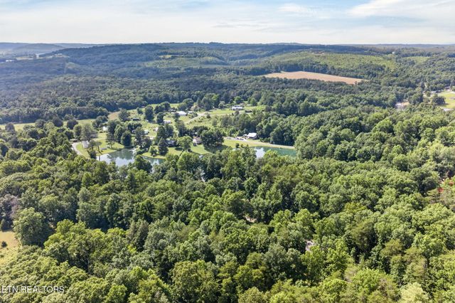 207 David Crockett Rd, Crossville, TN 38572