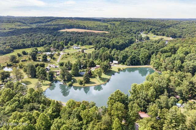 207 David Crockett Rd, Crossville, TN 38572