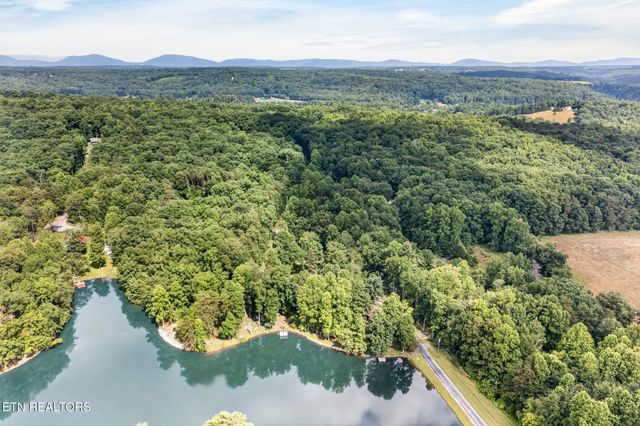 207 David Crockett Rd, Crossville, TN 38572