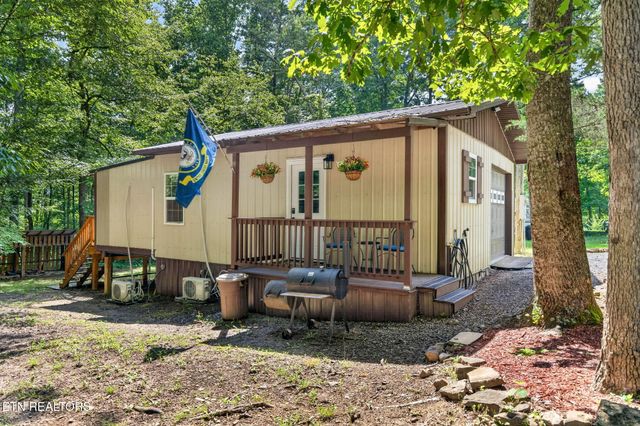 207 David Crockett Rd, Crossville, TN 38572