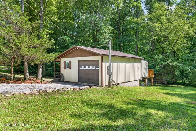 207 David Crockett Rd, Crossville, TN 38572
