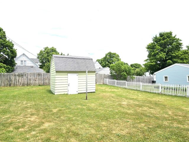 109 W Woodrow Street, Fremont, MI 49412