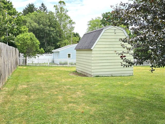 109 W Woodrow Street, Fremont, MI 49412