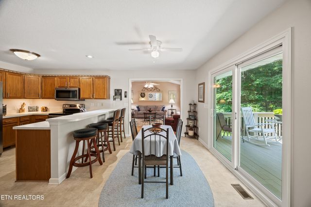 43 Roundstone Terrace, Crossville, TN 38558
