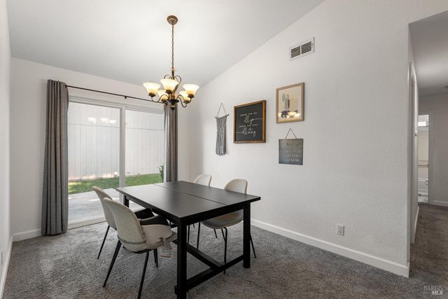 896 Meadowhawk Dr, Vacaville, CA 95687