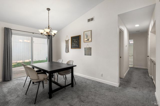 896 Meadowhawk Dr, Vacaville, CA 95687