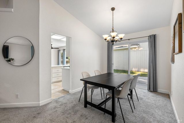 896 Meadowhawk Dr, Vacaville, CA 95687