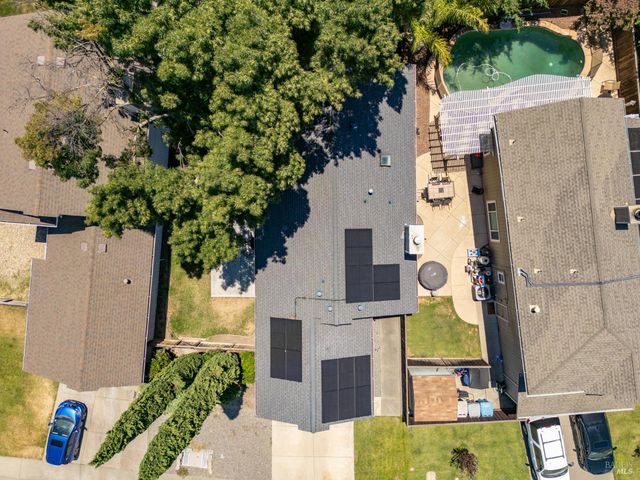 896 Meadowhawk Dr, Vacaville, CA 95687