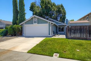 896 Meadowhawk Dr, Vacaville, CA 95687