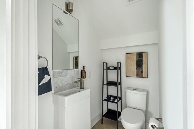 1407 Parkinson DR 1, Austin, TX 78704