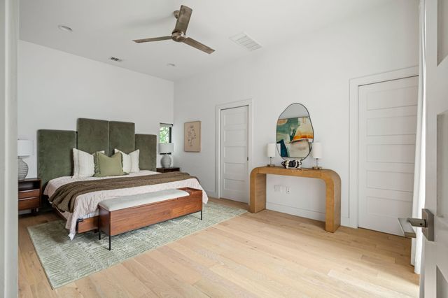 1407 Parkinson DR 1, Austin, TX 78704