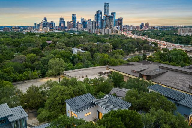 1407 Parkinson DR 1, Austin, TX 78704