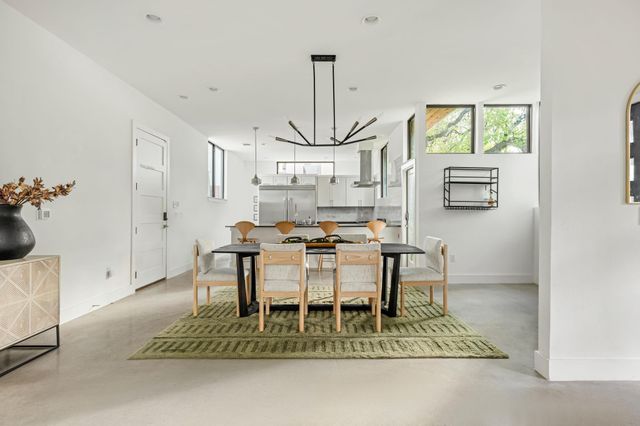 1407 Parkinson DR 1, Austin, TX 78704