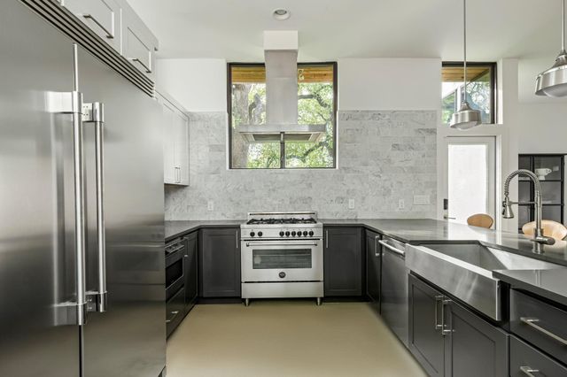 1407 Parkinson DR 1, Austin, TX 78704