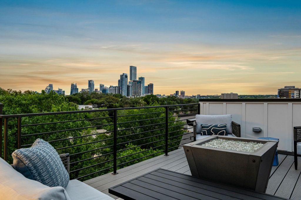 1407 Parkinson DR 1, Austin, TX 78704