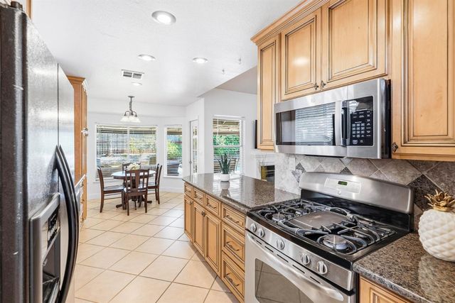 1515 Steinbeck Dr, Roseville, CA 95747