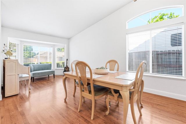 1515 Steinbeck Dr, Roseville, CA 95747