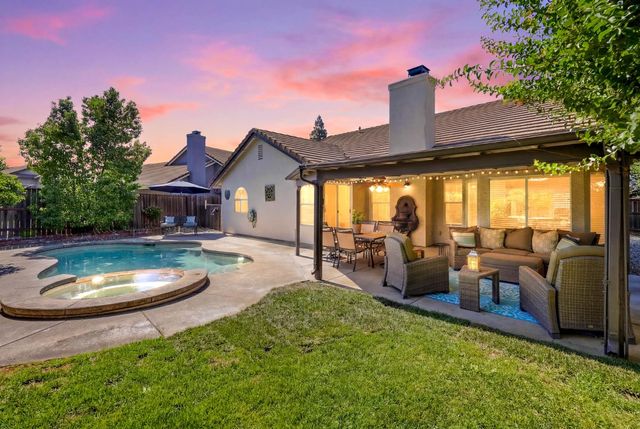 1515 Steinbeck Dr, Roseville, CA 95747
