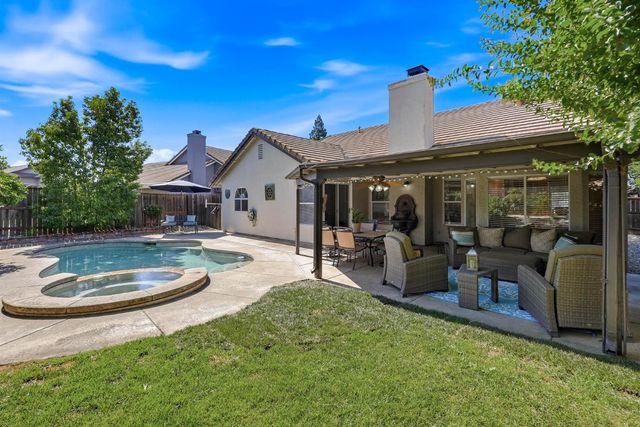 1515 Steinbeck Dr, Roseville, CA 95747