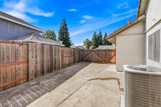 1515 Steinbeck Dr, Roseville, CA 95747