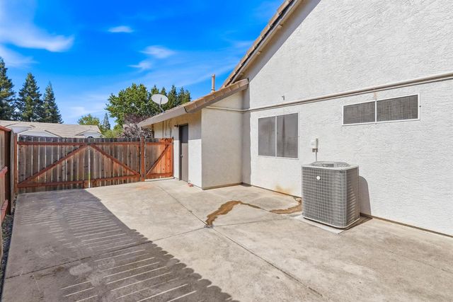 1515 Steinbeck Dr, Roseville, CA 95747