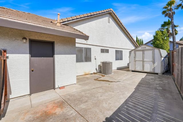 1515 Steinbeck Dr, Roseville, CA 95747