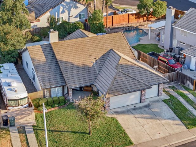 1515 Steinbeck Dr, Roseville, CA 95747