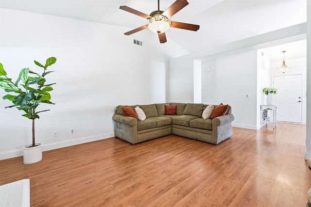 1515 Steinbeck Dr, Roseville, CA 95747