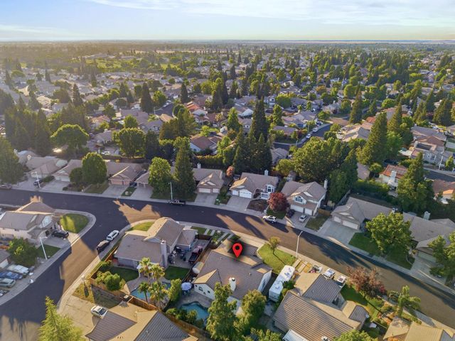 1515 Steinbeck Dr, Roseville, CA 95747