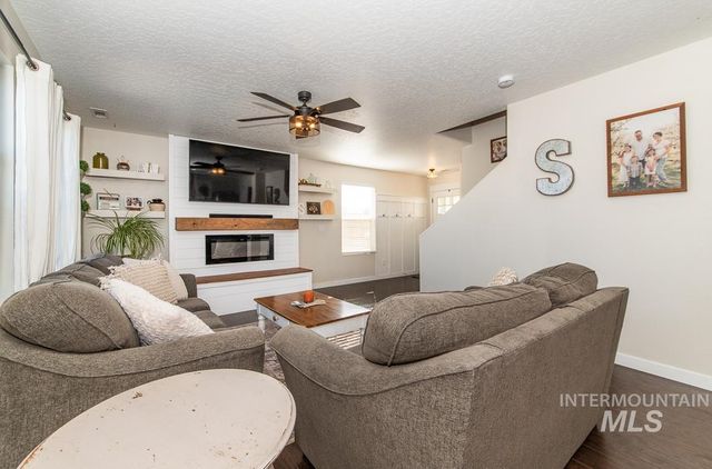 3113 Woodbridge St, Caldwell, ID 83605
