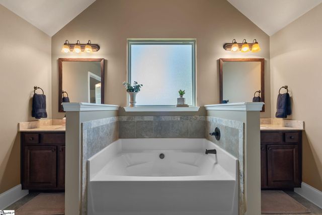 228 Montalcino Way, Simpsonville, SC 29681